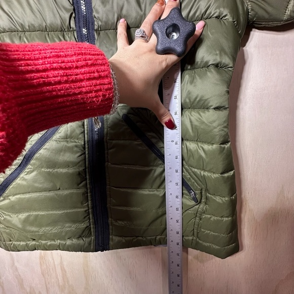 Burton women’s reversible puffer jacket size medium - Picture 7 of 16